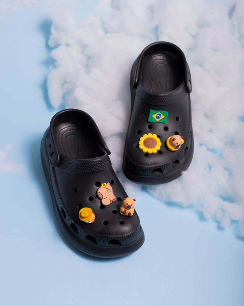 Clog Plataforma Capivara (Acompanha 6 Pins Especiais)