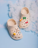 Clog Plataforma (Acompanha 6 Pins Especiais)