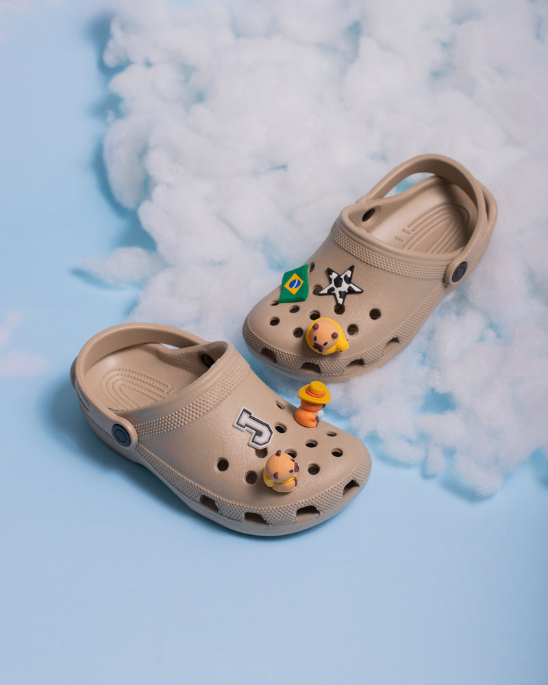 Clog Nuvem Capivara INFANTIL (Acompanha 6 Pins)